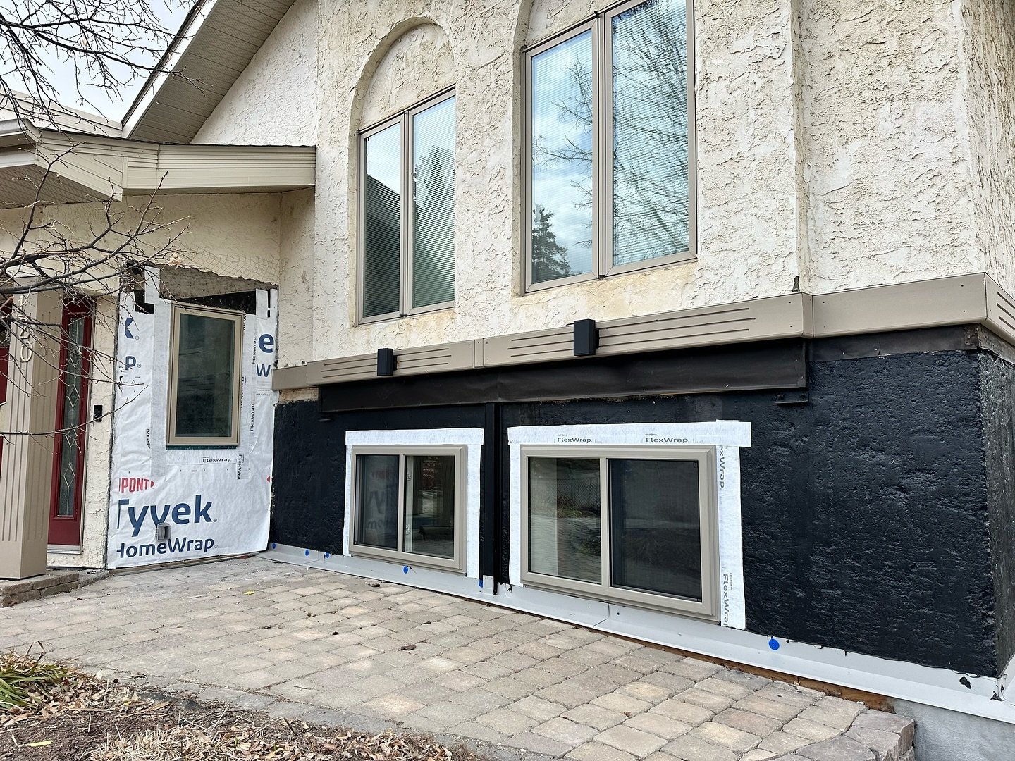 I was invited to Oakridge to assist these homeowners with stucco color selection.

The previous owners added windows that were too large with no support making the walls sink and crack. Resulting in exterior damage.

To the rescue with a great color 