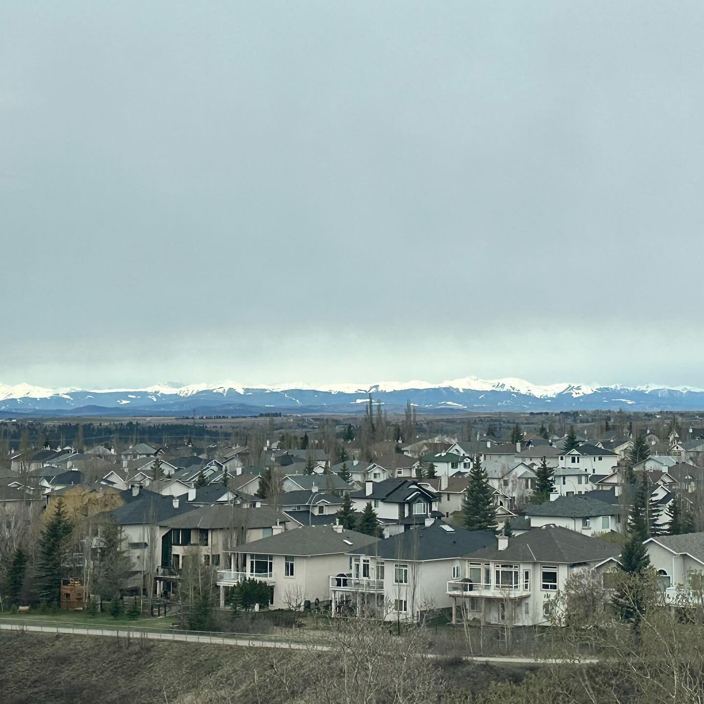 Even on a cloudy day the view is simply stunning!

Full view of the Rockies from the dining room of this beautiful condo in Tuscany&rsquo;s Villa D&rsquo;Est!

Great staging consultation this morning preparing this property for sale.

New kitchen, ta