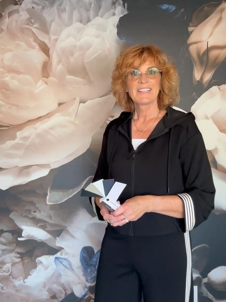 Inspiration for color can be found all around you

As a starting point consider beautiful fabric, artwork, or wallpaper. 

Make sure surfaces are not competing and give the floor to the focal point

Interested learning which colors work best for you?