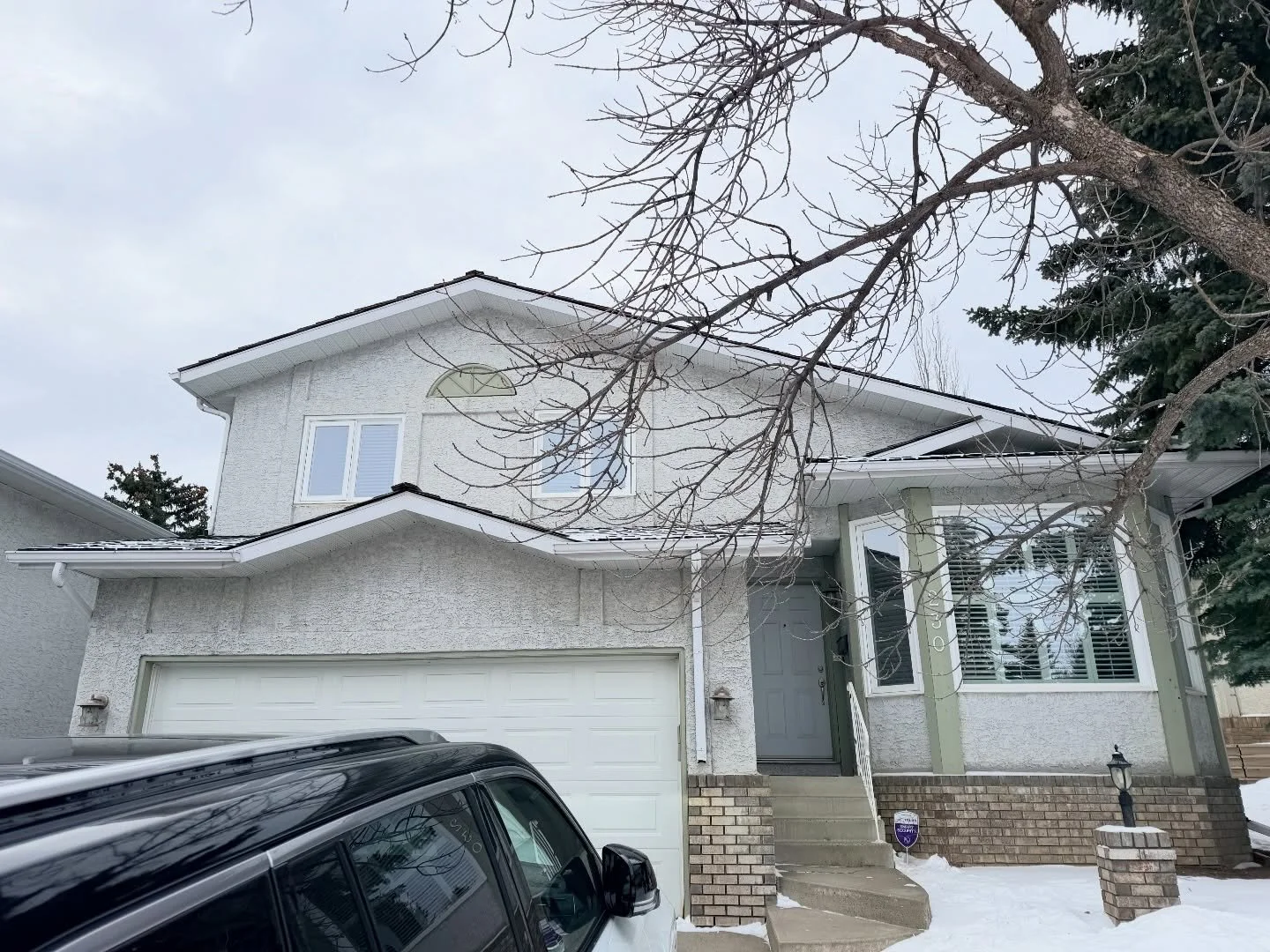 A great morning spent with the wonderful @kristin.realestate in Springbank taking a closer look at the presentation of this property

Informed the seller about all the details that will make the difference in presentation and photography. So they can