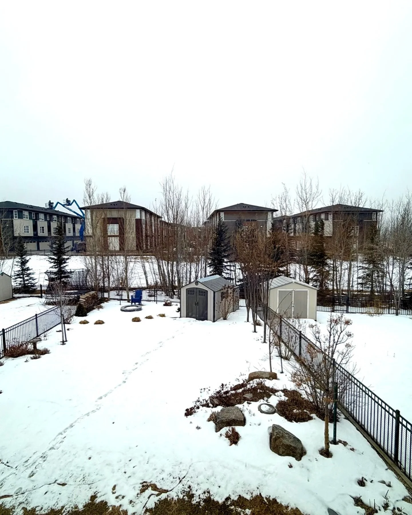 Loved the yard and the large windows, letting in all that natural light!

It was a grey day but a warm welcome in Evanston this afternoon. Great home staging consultation to create a plan for these sellers to prepare for sale in the next few months

