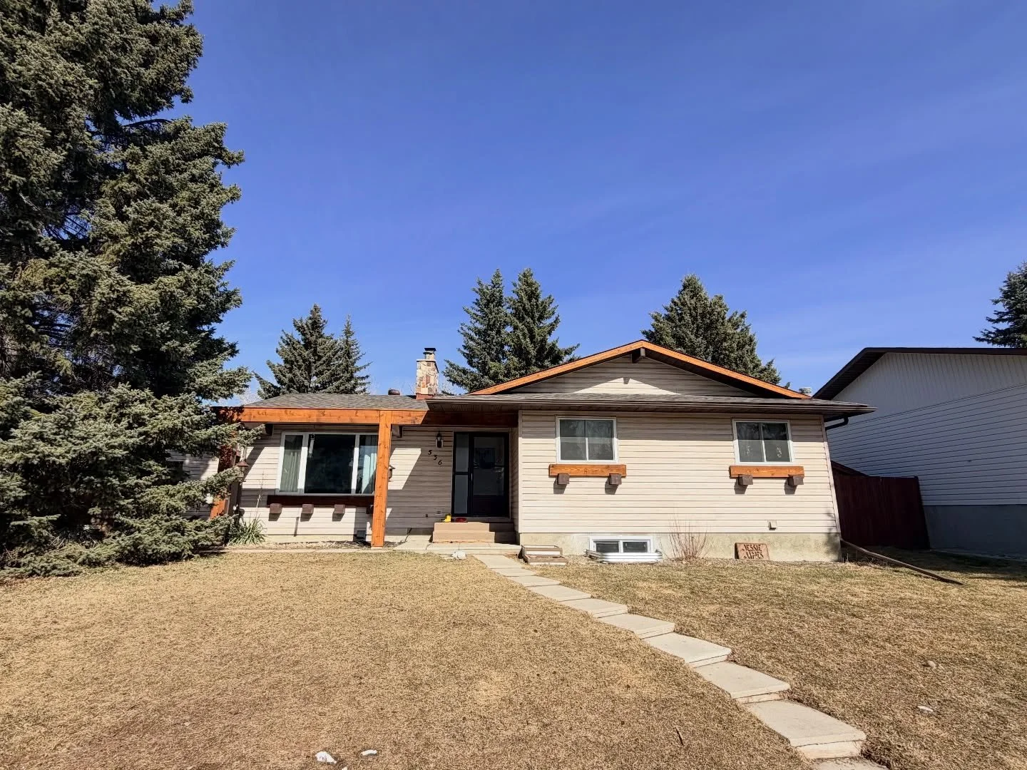 Beautiful day for a home staging consultation in Woodbine

Always enjoy preparing homes for sale with character and the brand new bathroom is amazing!

Listed soon @yycagent so please connect with Christian for property information

#woodbinerealesta