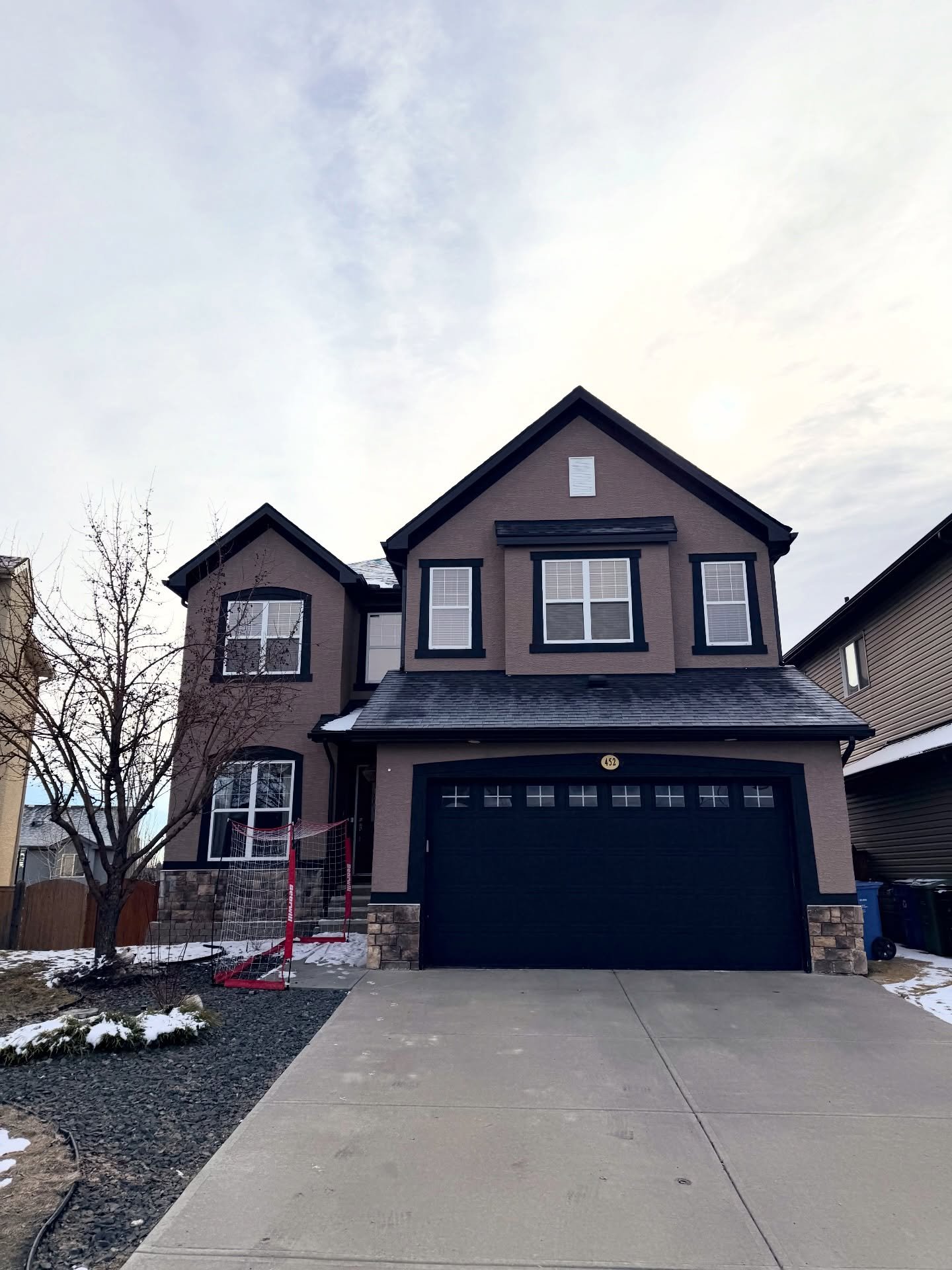 4 bedrooms, bonus room, developed basement

This family house in Evergreen is preparing for sale and will be listed soon

Great home staging consultation this morning offering all the advice needed to stage this house successfully

Listed @megsellsyy