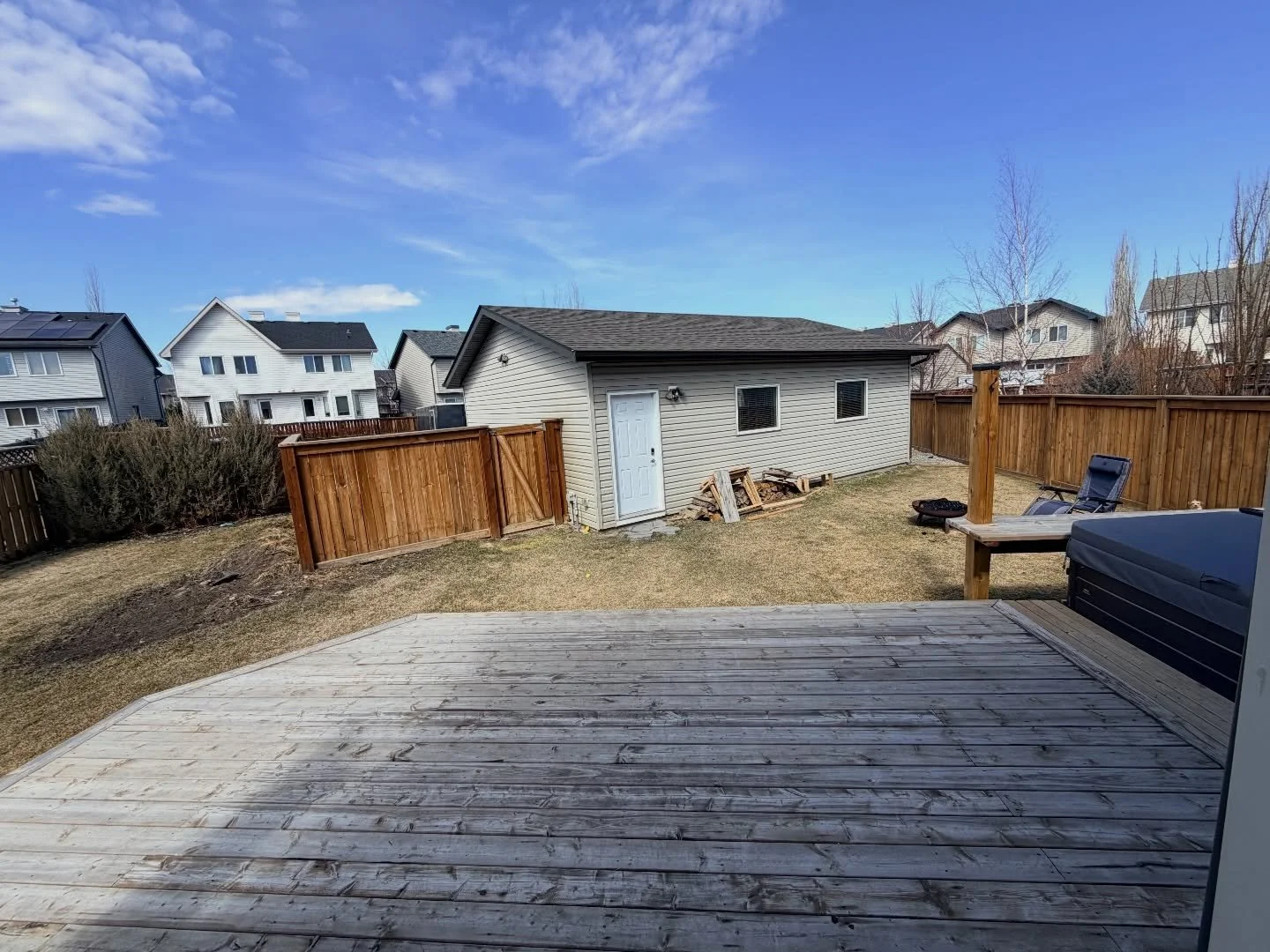 Three car, heated garage and a RV pad. This backyard is amazing!

Hot tub and a fire pit. Ready for those beautiful summer nights.

Renovated home with beautiful finishes. This house won&rsquo;t last! Call @carmichaelbrent for listing details! 

#hom