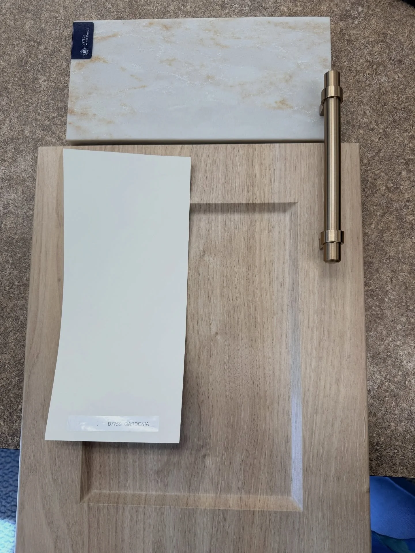 Great morning selecting colors, hardware, door styles @customrolloutdrawers with a client

This kitchen refresh will create a more functional kitchen, lighter, updated, and will have room for a breakfast bar

It&rsquo;s so wonderful to be invited bac