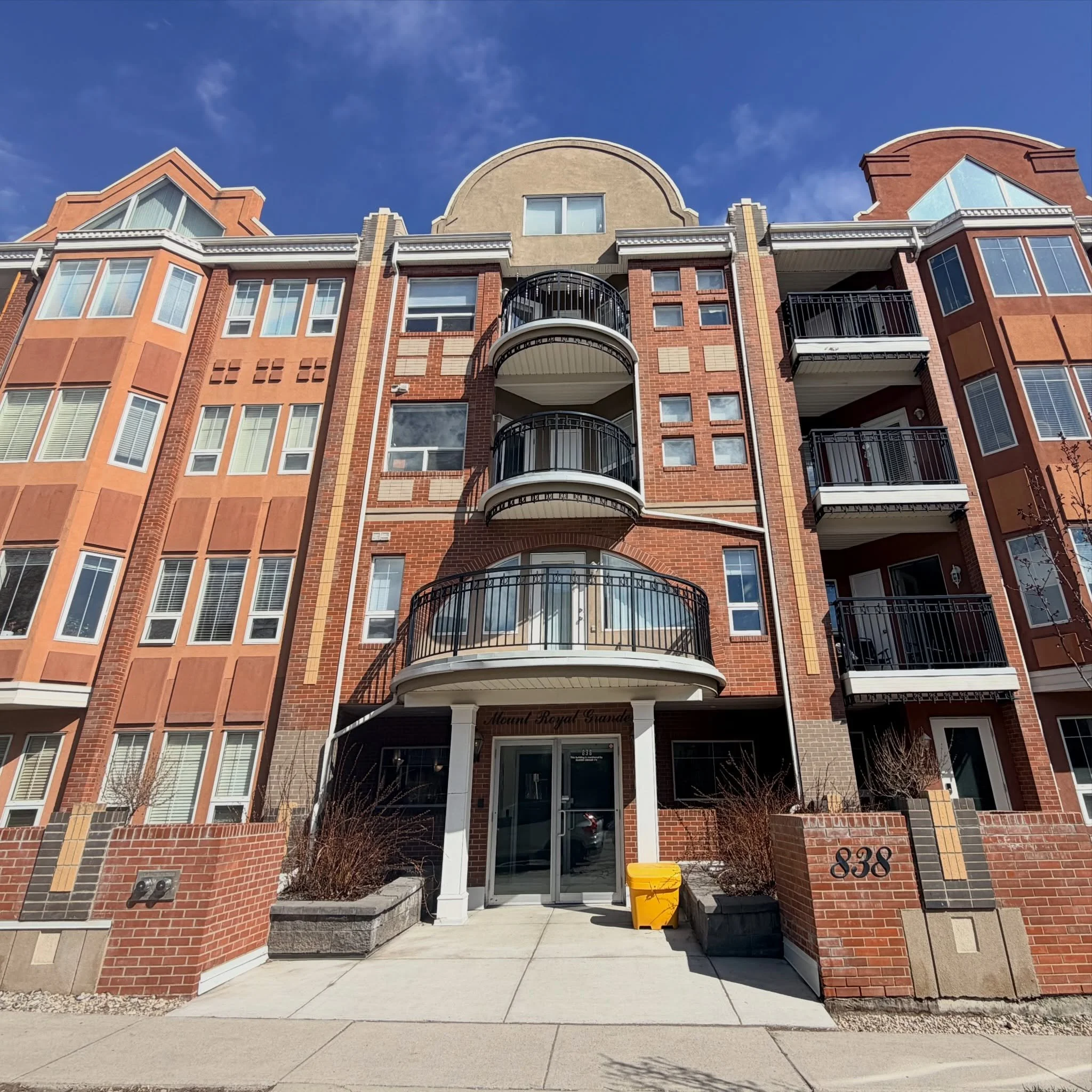 The top unit in this beautiful condo building in Lower Mount Royal is preparing for sale

Spacious and bright with lots of windows and an amazing skylight over the living room. 2 bedrooms 2 baths

Close to all the action, in a beautiful neighborhood!