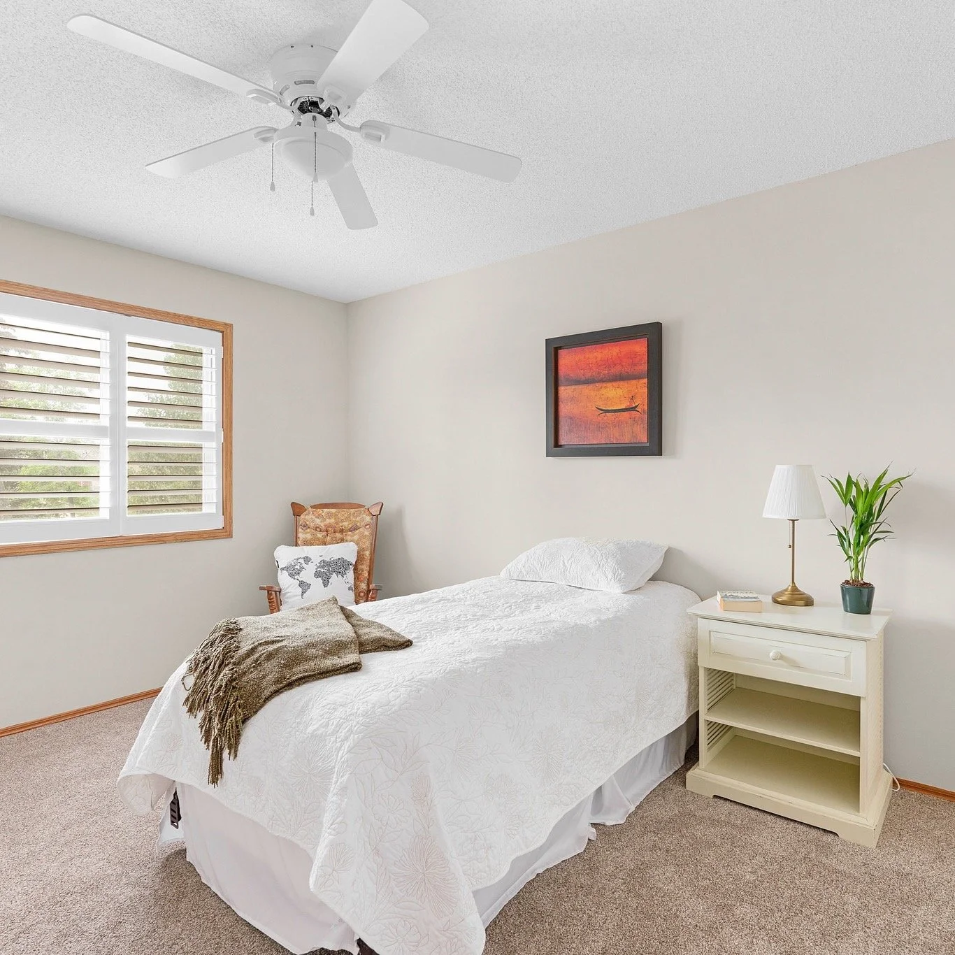 Before and after! Great success: This bedroom is a perfect example of why every space needs a clear purpose when selling. Buyers don&rsquo;t just see a room&mdash;they imagine how they would live in it.

By working with the homeowner&rsquo;s existing