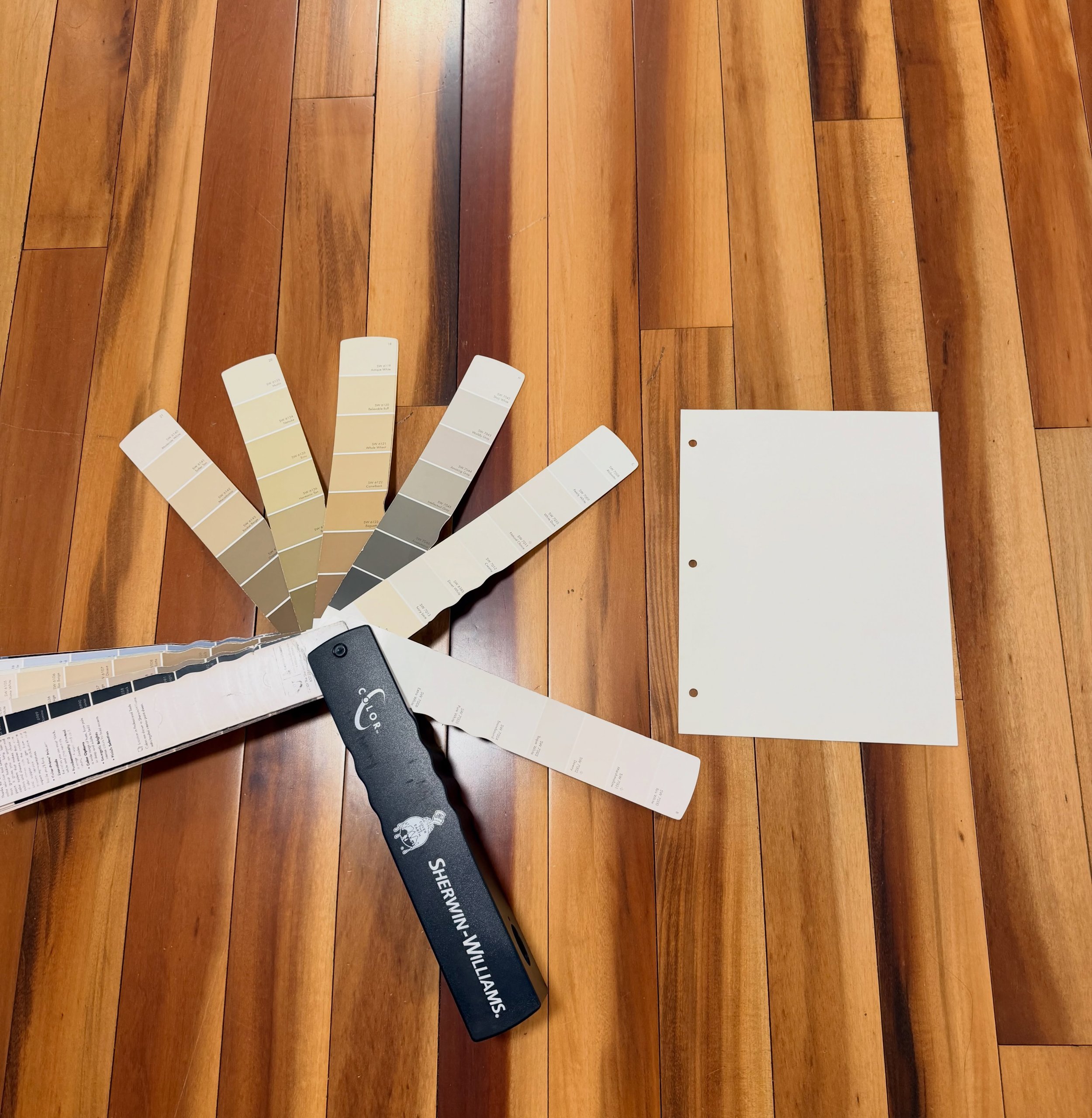 Great home staging consultation in Falconridge this morning

Part of the presentation of a house for sale,  is the use of colour in a space and how it affects  photography

With a busier hardwood floor, it is key to neutralize the walls for the rooms