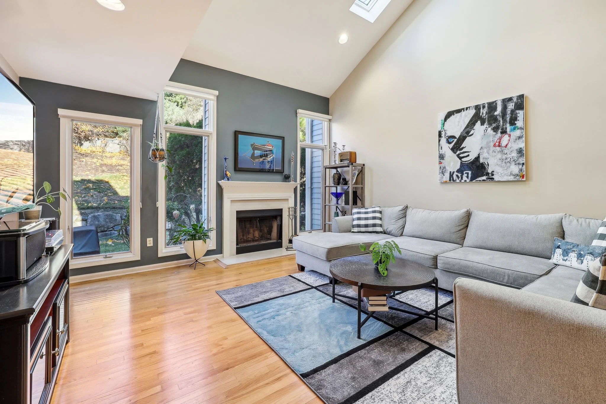 5-web-or-mls-Aynsley+Ct-005.jpg