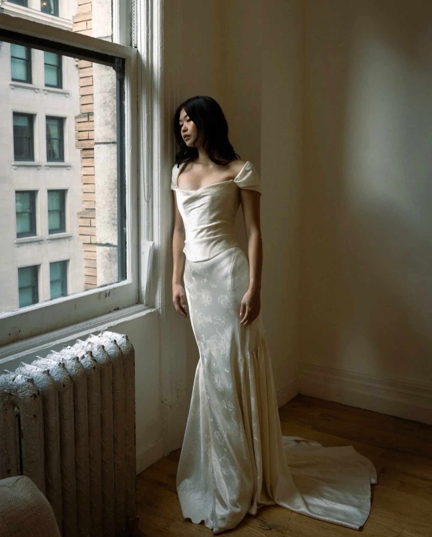 Vintage elegance meets modern sophistication.
The Prea James Etta Corset paired with the Adeline Skirt and detachable sleeves, in a soft butter ivory tone that feels timeless yet effortless.

Available in store for a limited time during the Prea Jame