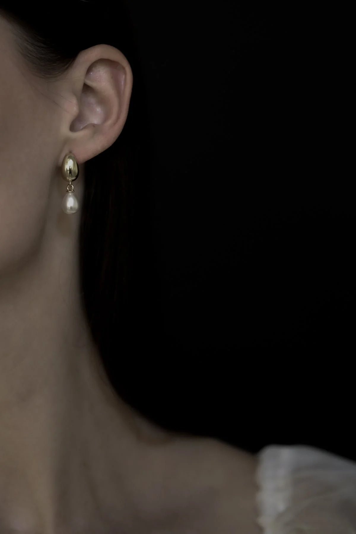 pearl-orb-drop-earrings-studio-bride-1.jpg