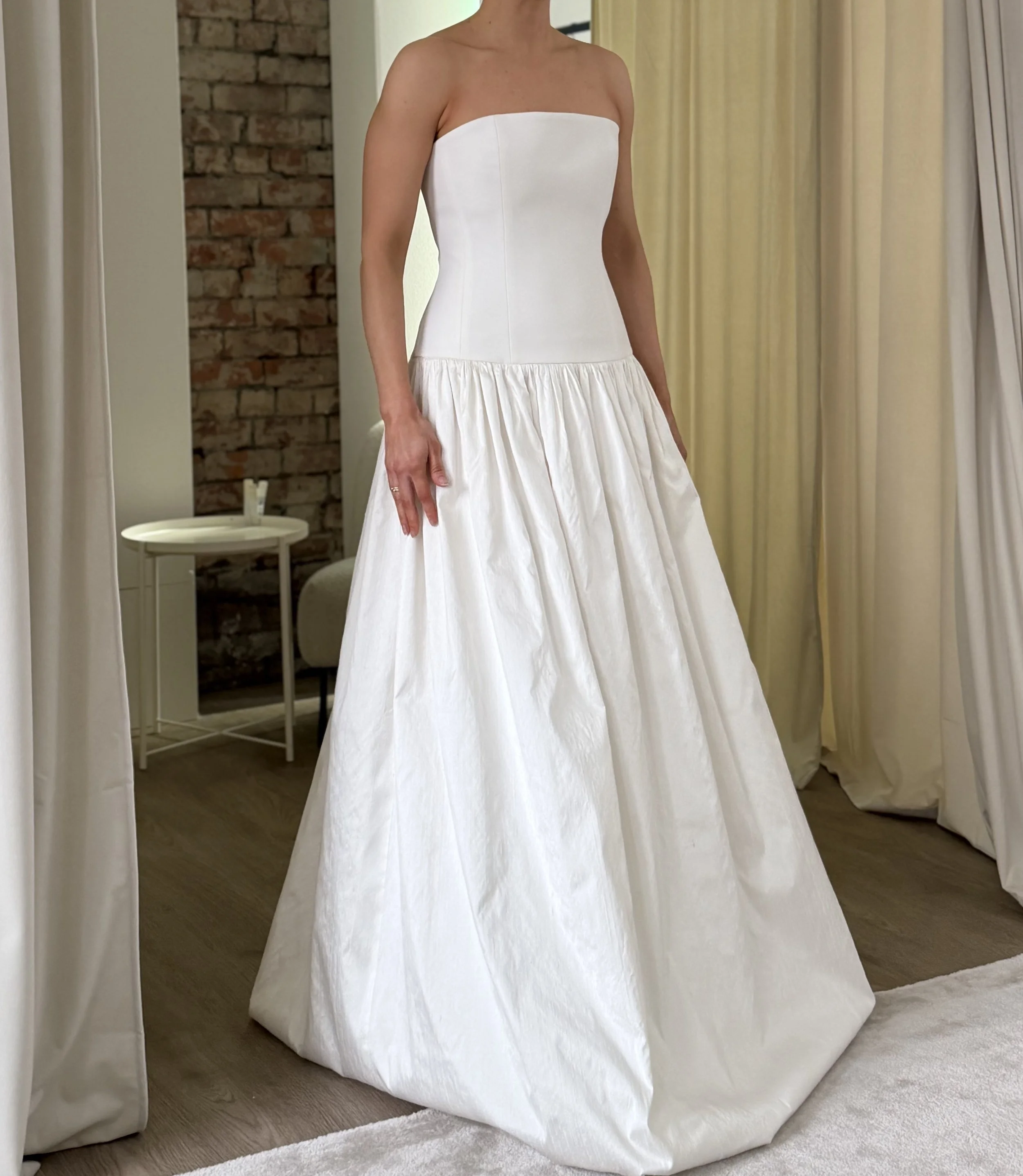 BON BRIDE - BB87 SILK

Size: 12 LIKE NEW

Sale Price: £1595
