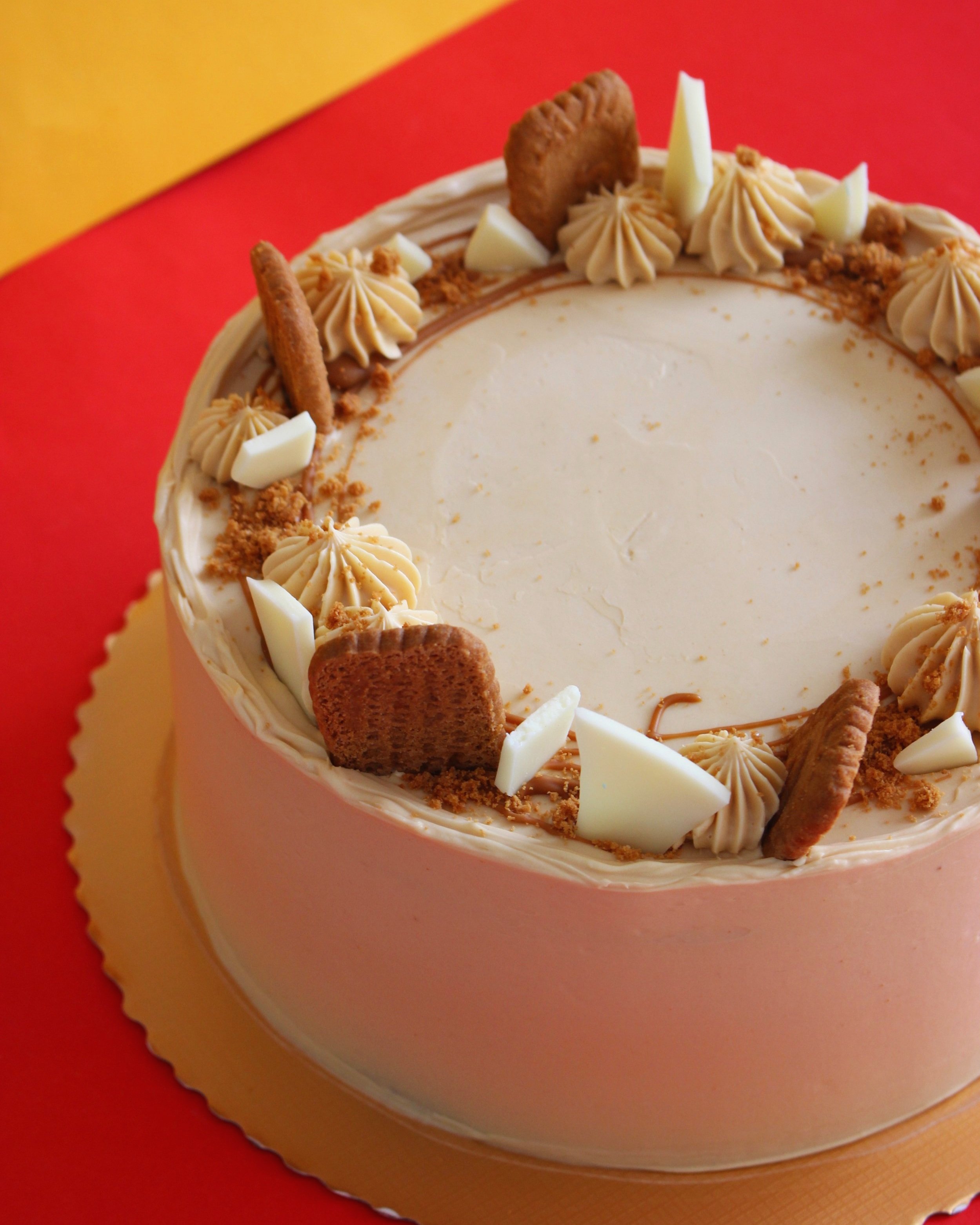 Vanilla Biscoff Cake