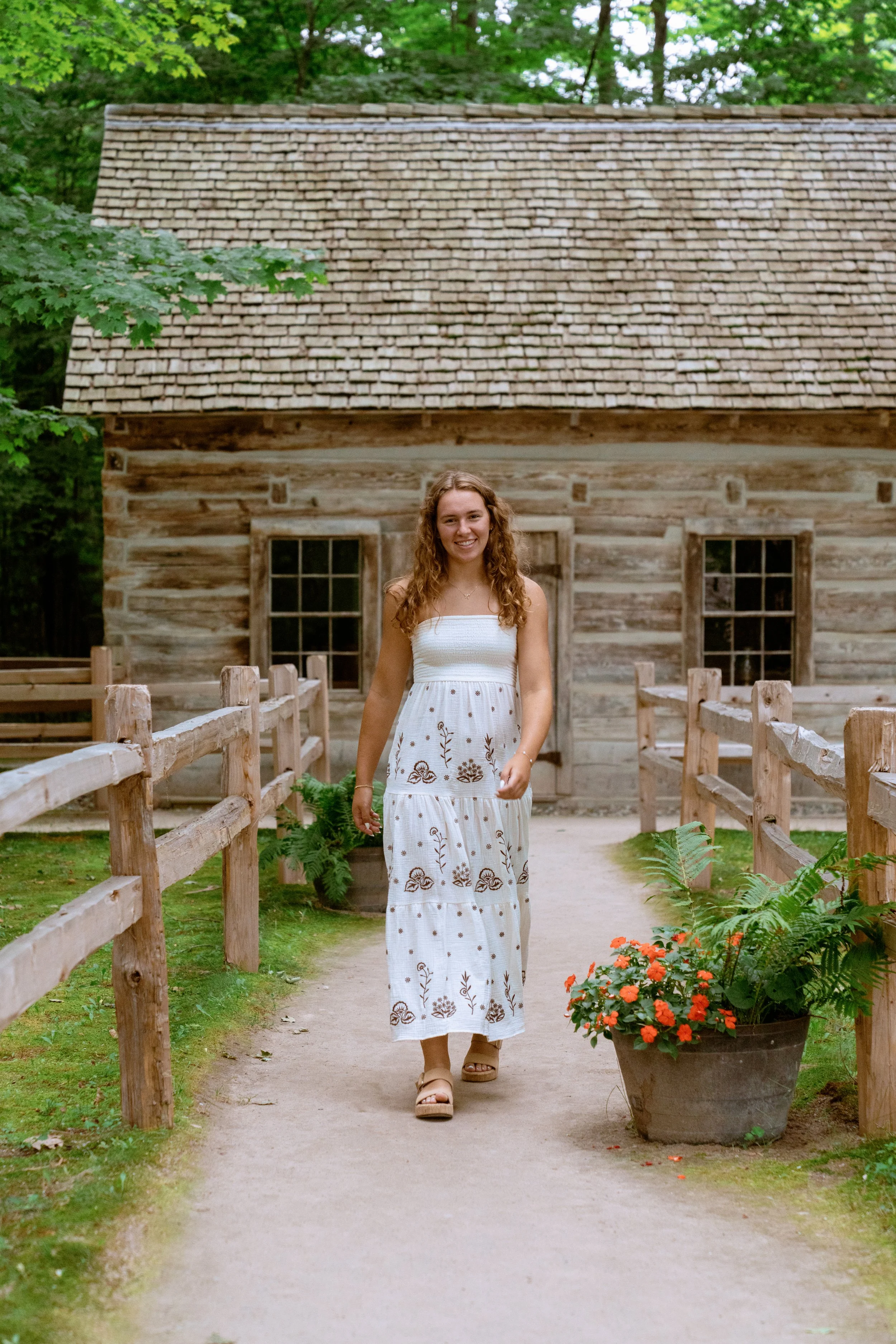 Emily_Kushion_Senior_2026_02532.jpg