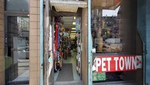 PET TOWN 1676 1st AVENUE