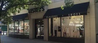 LESTER'S 1534 2nd AVENUE