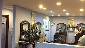 A CUT ABOVE HAIR SALON 3836 RICHMOND AVENUE