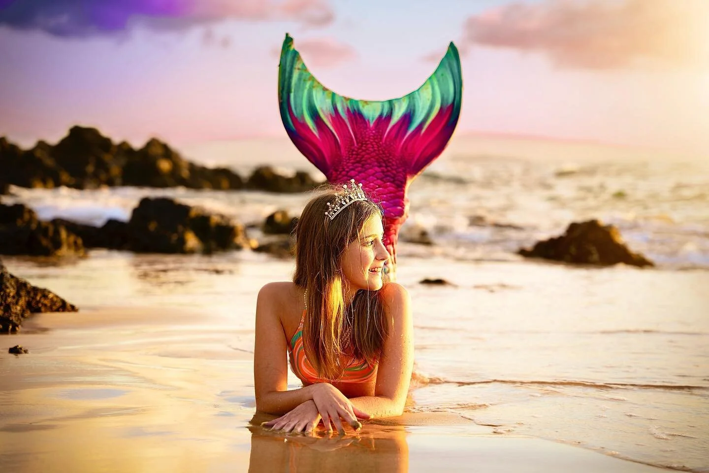 ✨ In an ocean full of fish, be a mermaid&hellip;

Love this shot from this birthday beach Photoshoot with Sterling!! What a beautiful sunset. 💛 @mertailor 

#maui #mauiphotographer #mauiphotography #mauiactivities #mauivacation #mauihawaii #mauibeac