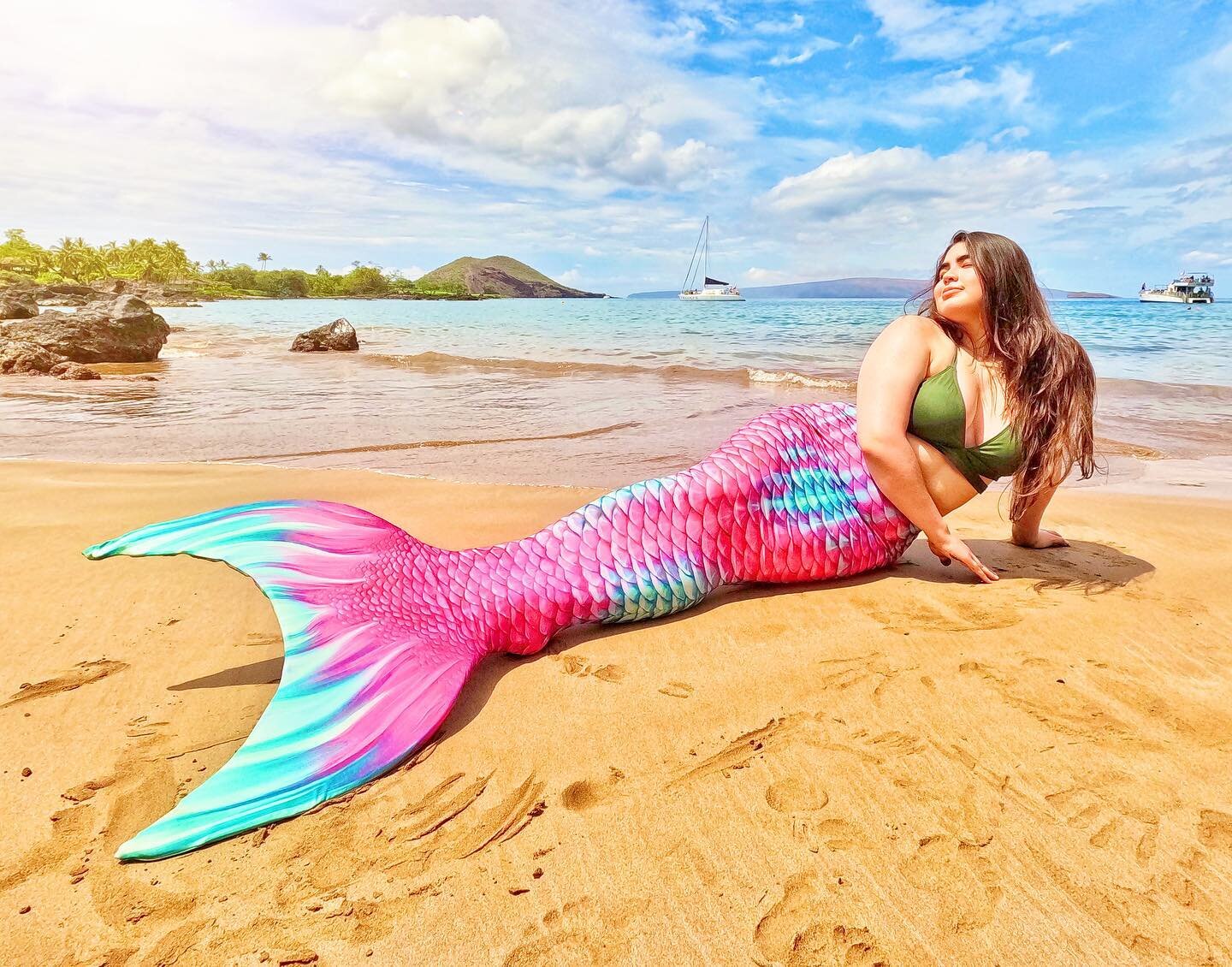 😍 I was absolutely blown away during my swimming lesson with Tara!! It was her first time in a mermaid tail and she looked like a complete professional. I have no doubt she was born to be a mermaid!!

#maui #mauihawaii #hawaii #mauiactivities #mauit