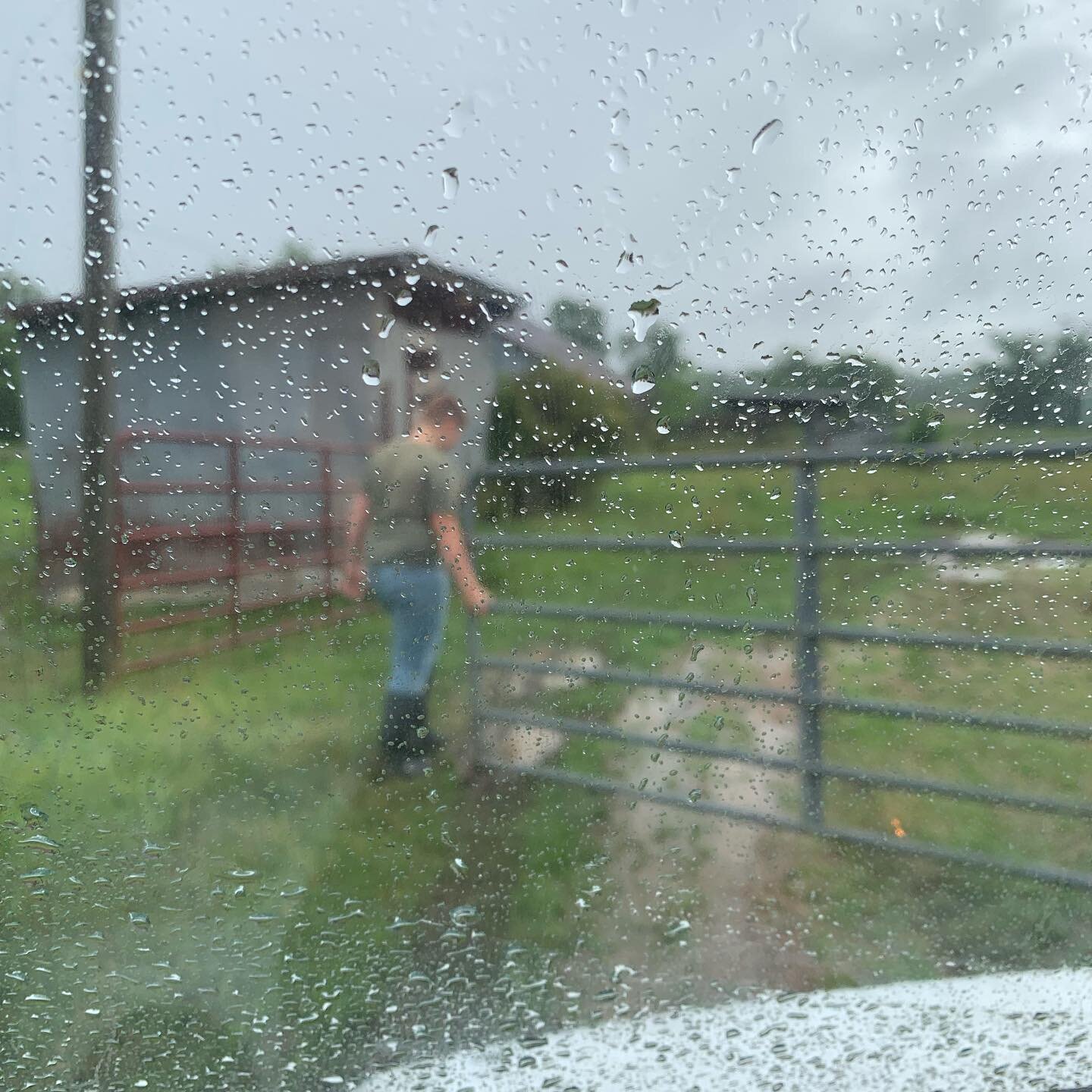 Is this considered child labor? He&rsquo;s the sweetest gate opener. 💙#eastlohmanacres #farmlife