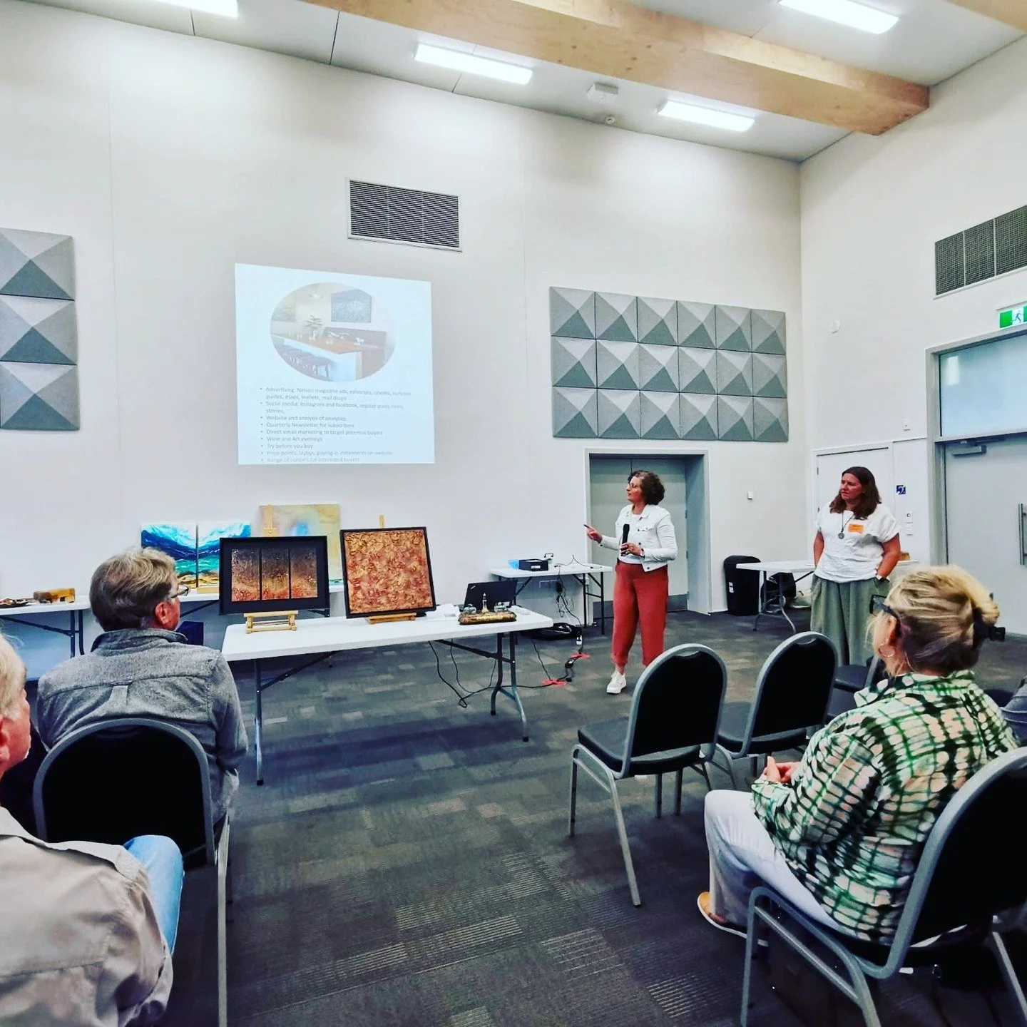 Many thanks to @Artgroupnelsoninc #artgroupnelson for the invitation to present at your meeting this week. It was great to meet you all, share the story behind Botz art, how we started our gallery and how we market our art.
Art Group Nelson is a wond