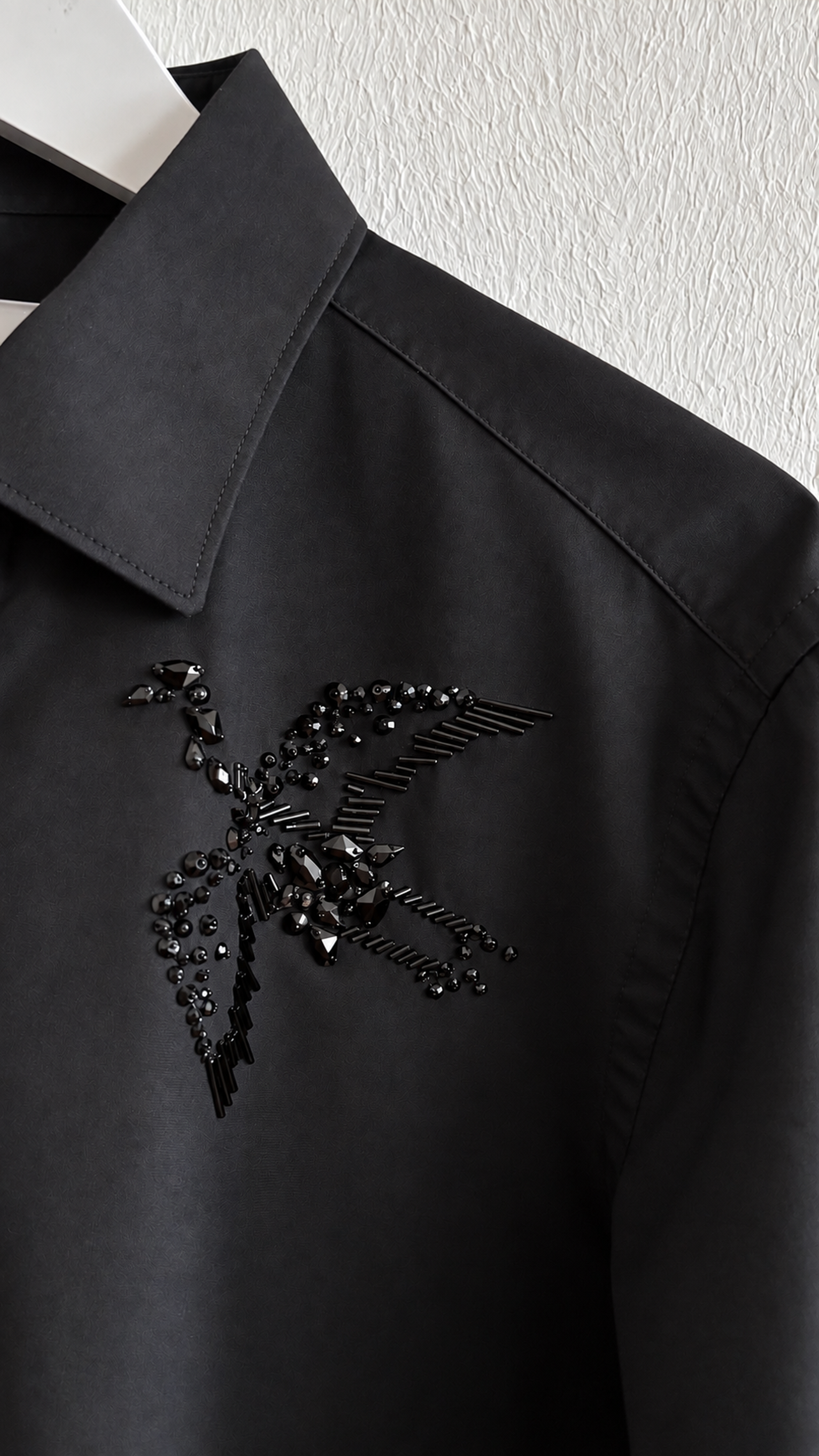 Anne_Bernecker_Crane_shirt_Black_detail.png