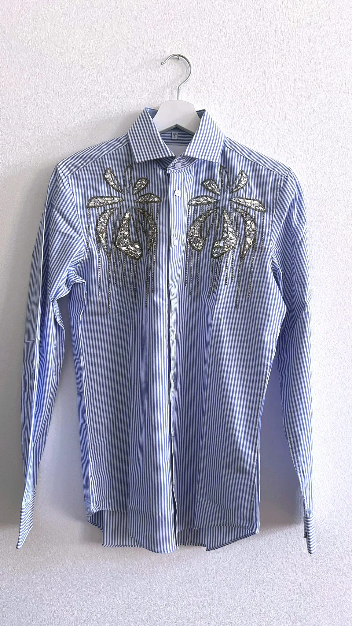 White Blue PHOTO-2025-11-05-14-39-59-1.jpg