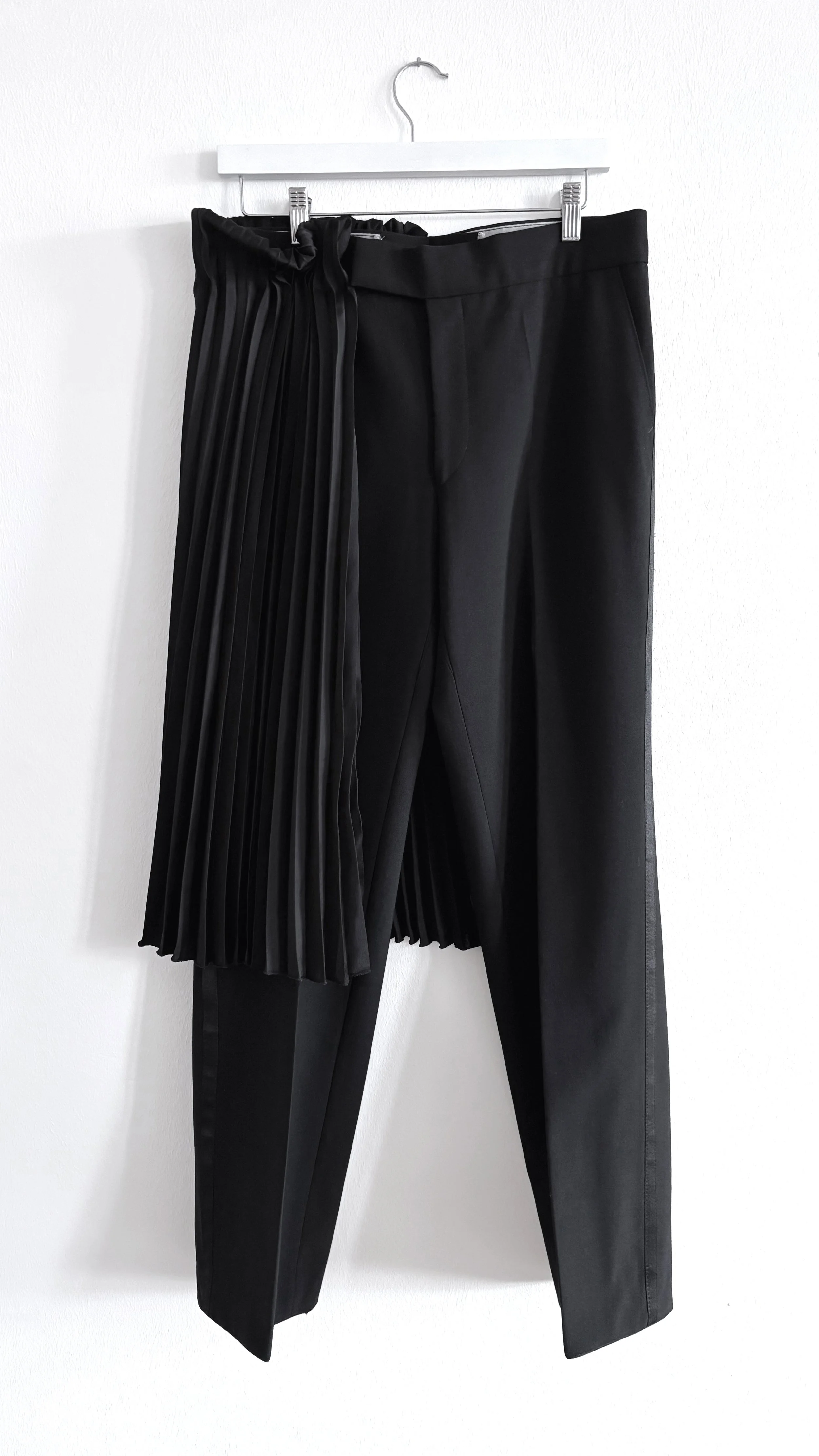 Anne_Bernecker_Plissée_trousers.jpg