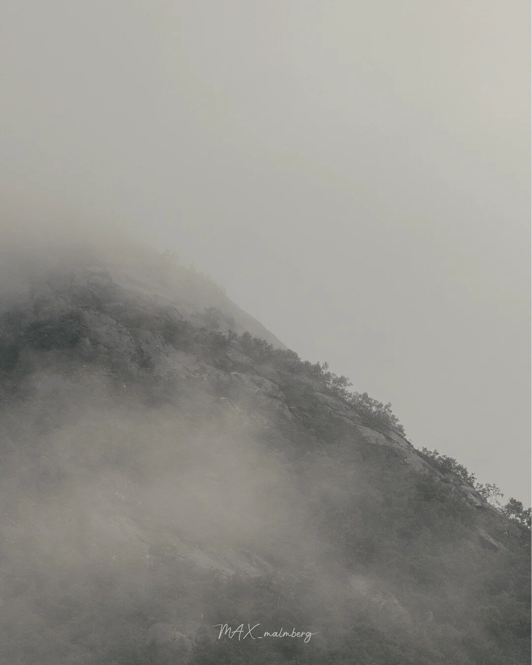 -------------------------------------------
EXIF:
200mm
1/1000
F/4.0
ISO 400
-------------------------------------------
#naturephotography #nature #exploreeverything
#exploreeverywhere #keepexploring #norway
#nomadict #pixelandlens #magasin_no #raw_