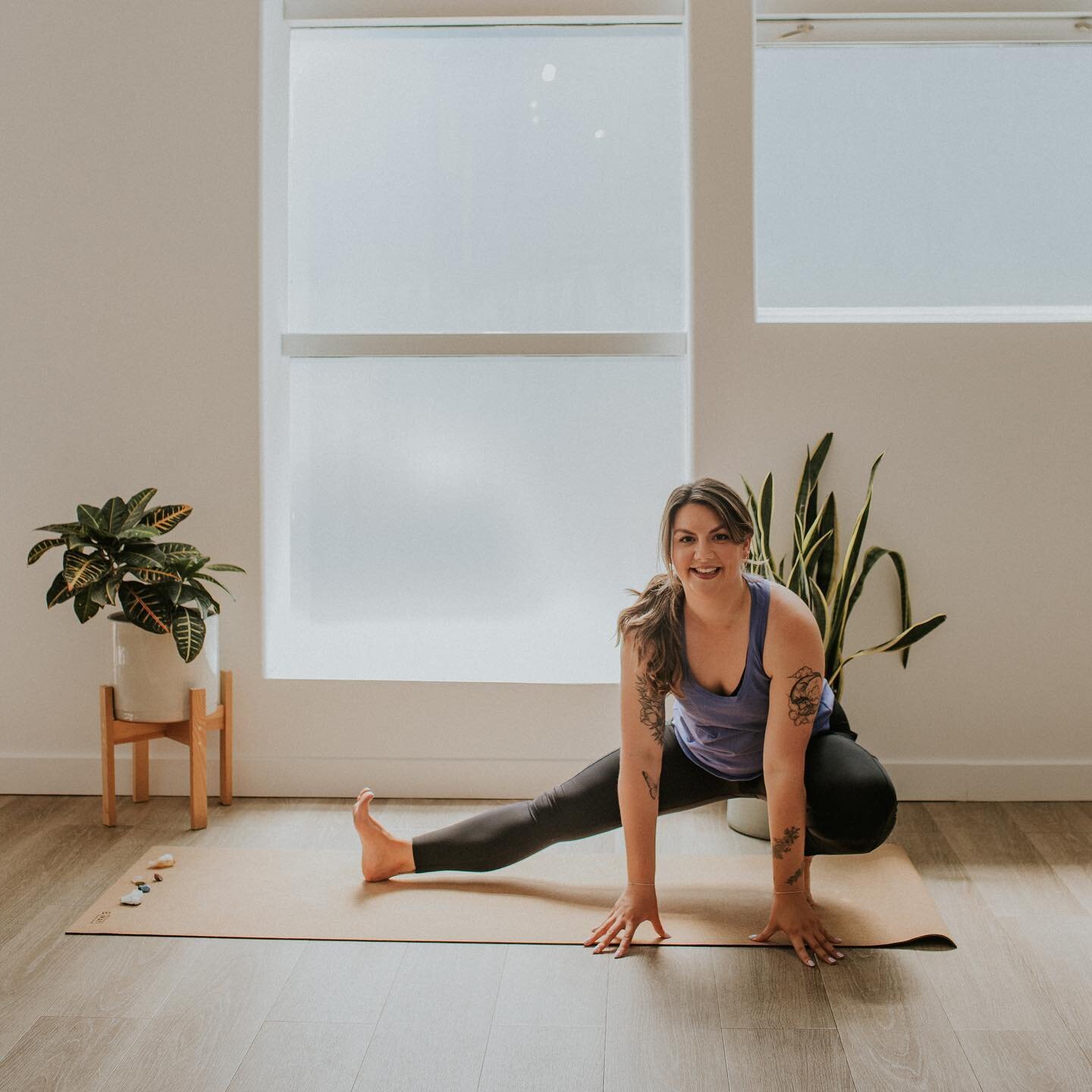 Hi friends👋🏼

It&rsquo;s been awhile since I reintroduced myself. I&rsquo;m Laurelle the face behind @thewildwanderingco ✨

I am a Toronto based yoga/meditation instructor and astrologer! I&rsquo;m also a freelance wedding makeup artist (working be