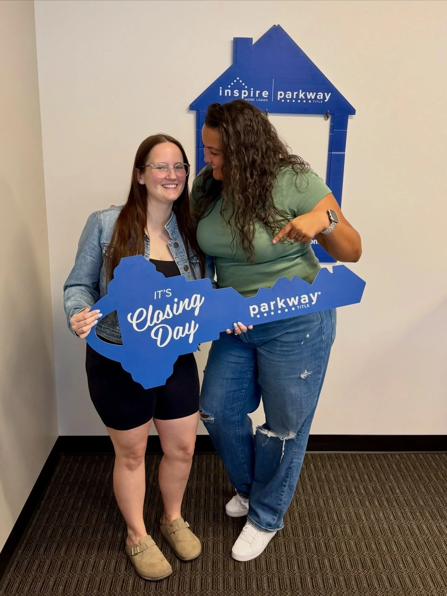 It&rsquo;s signing day! ✍🏼 This cutie had to handle ALL the signatures by herself today because her Hubby is out in the middle of the ocean serving our country! 🫡 Closing doesn&rsquo;t need to be delayed, we just get the necessary paperwork complet