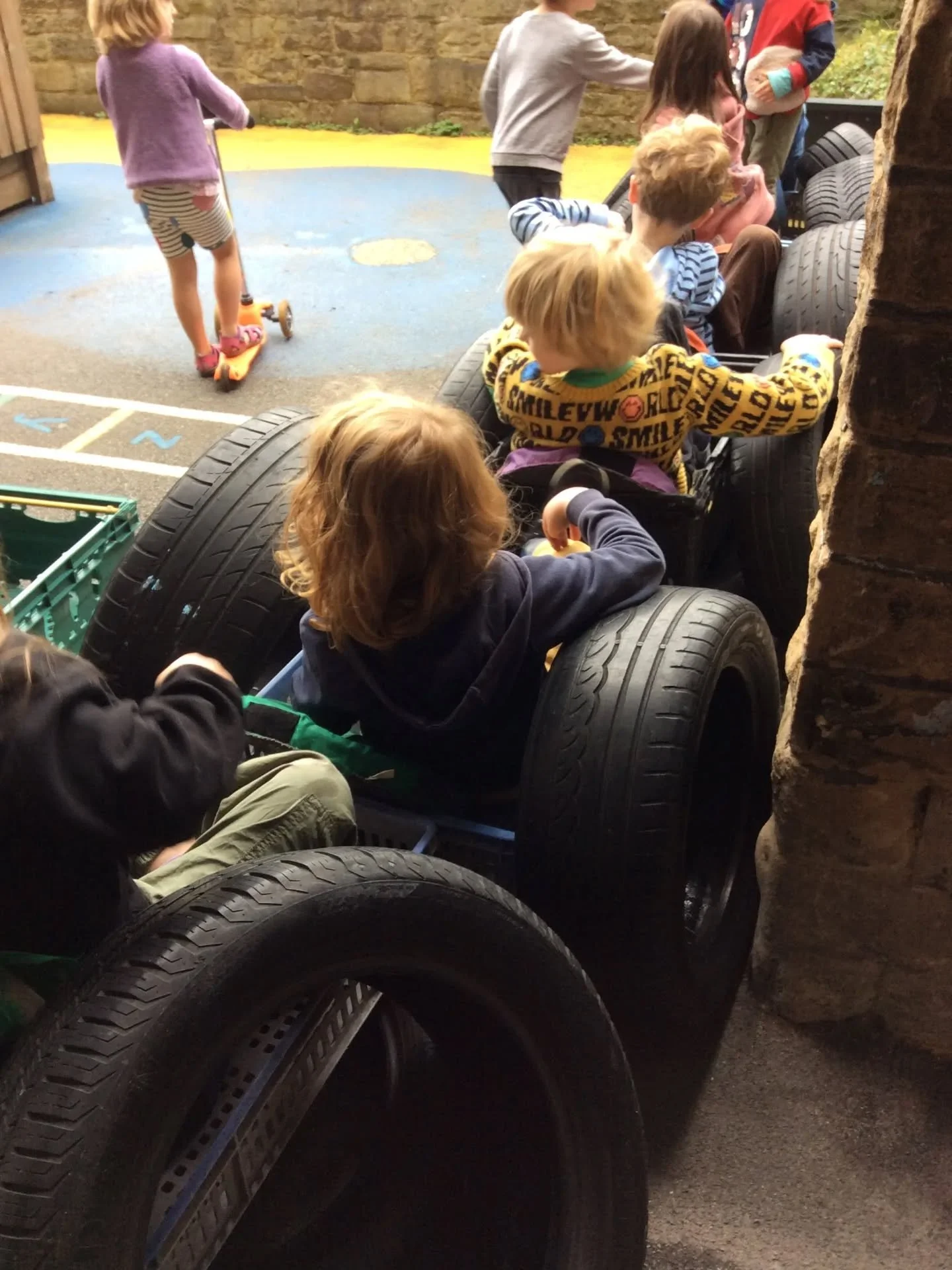 Loose parts play is always a popular option in the Stubbings playground. It's amazing what our children make from tyres and crates! 
#hebdenbridge #hebdenbridgeschoolsfederation
