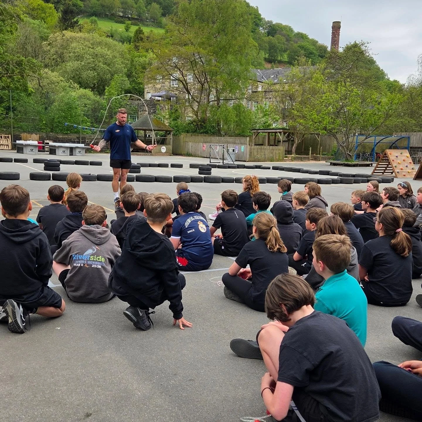 Yesterday, we had a visit from Dave at #skip2bfit to celebrate National Fitness Day. Our pupils had so much fun learning new skipping skills, staying active and discovering how fitness can be fun! Thank you, Dave for bringing energy, enthusiasm and i