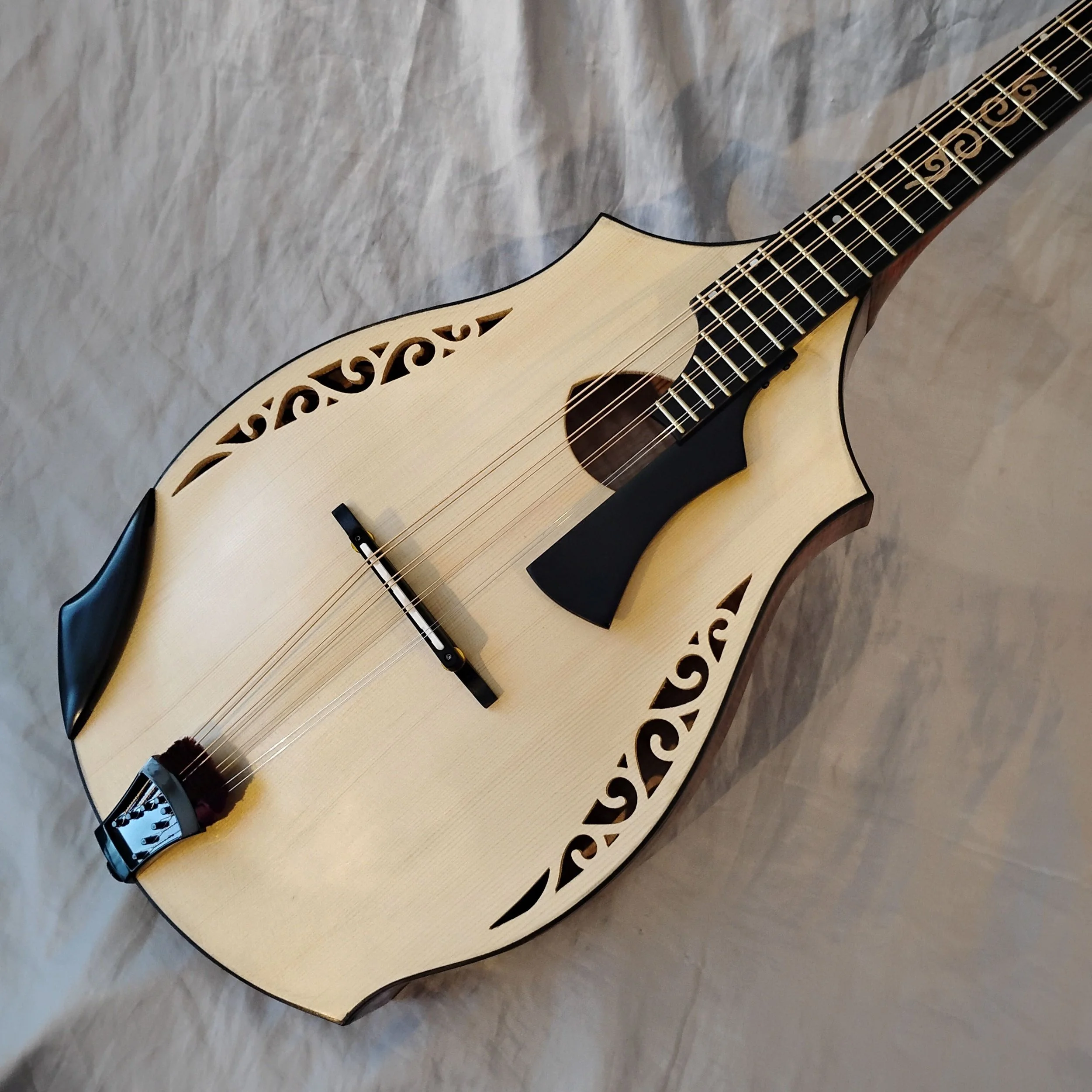 2025 Four Points Octave Mandolin (Dec)
