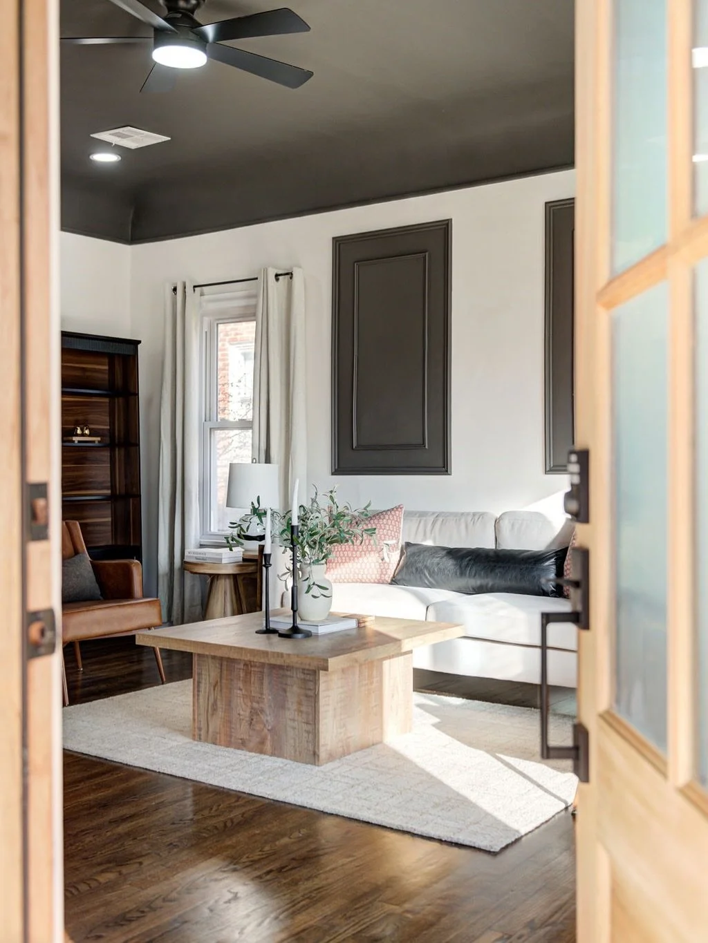 In addition to our standard real estate photo packages, one of our most popular add-ons is detail photos! Sometimes the magic is in the little things&hellip; custom light fixtures, high-end faucets, unique hardware, statement walls, etc. Adding detai