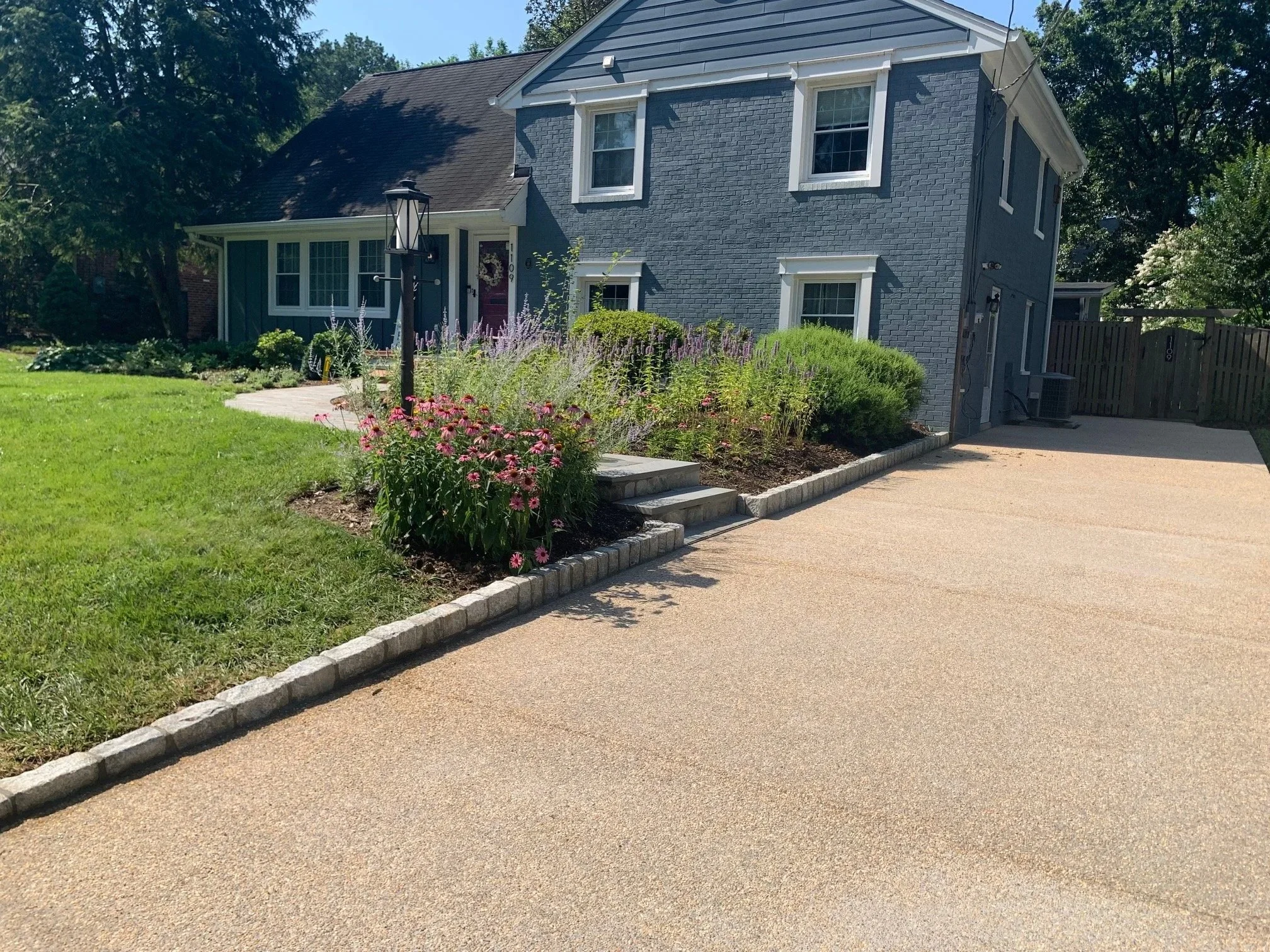 Waynewood Driveway and Lawn