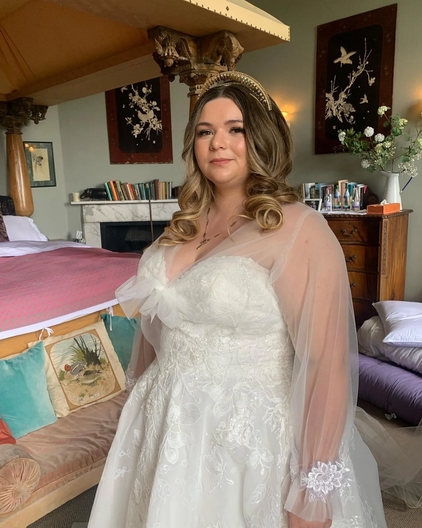 The gorgeous poppy on her wedding day! 💫🌟❤️
( forgot to take close up of makeup )

Makeup by me 
Working on behalf of @amanda_steed_makeup x