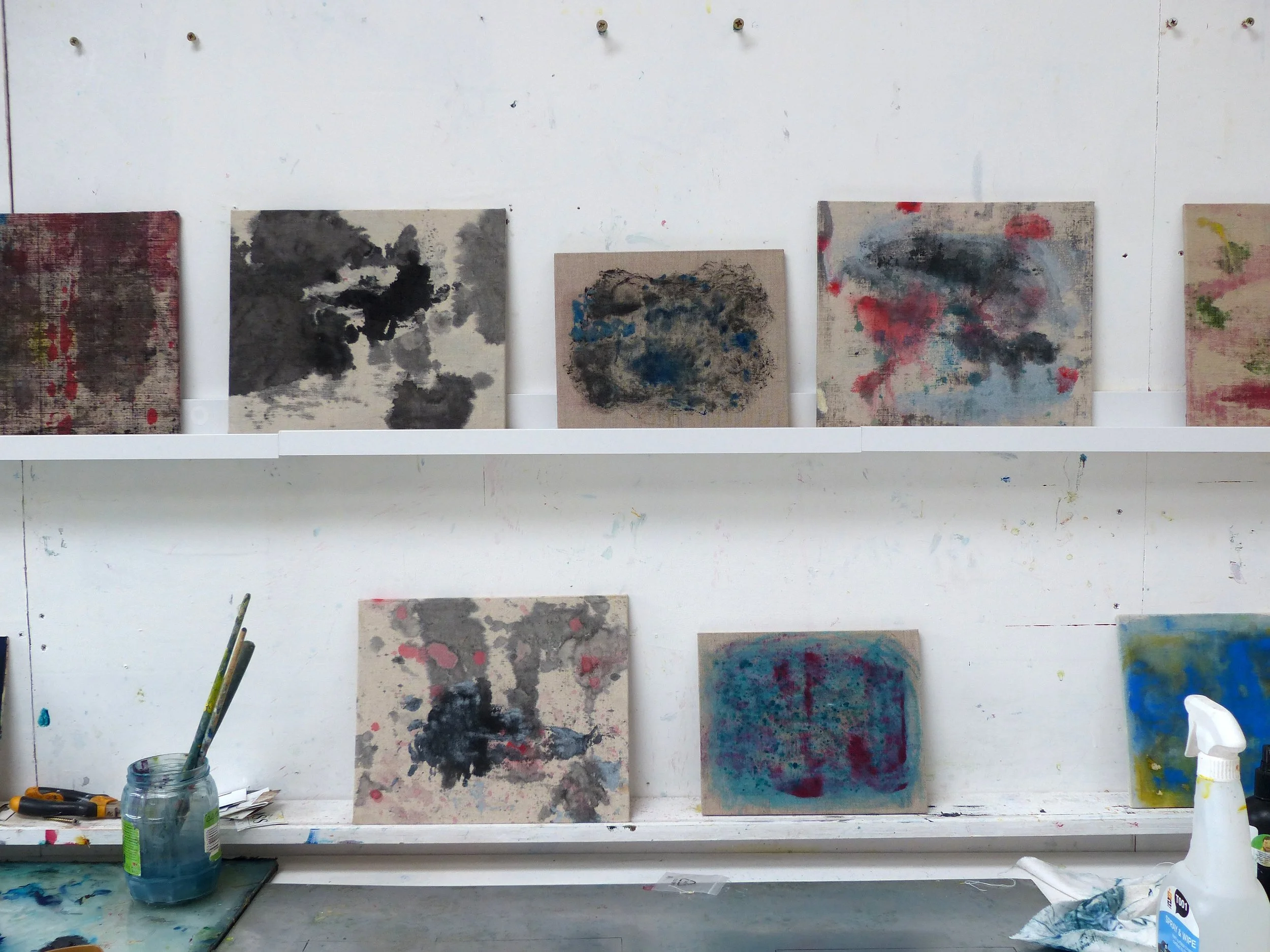 unprimed serie on okea shelf.JPG