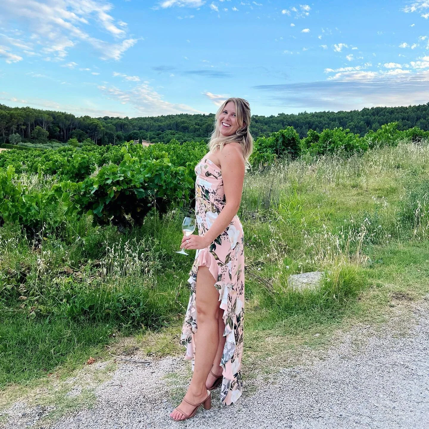 Helloo my loves!

I&rsquo;m back.

After 2 continents, 3 weddings, red cliffs on the shores of Cassis, safaris in the Africa bush, sailing Croatian seas, climbing and flying in the Alps, I can think of no better place to start with than home.

They s