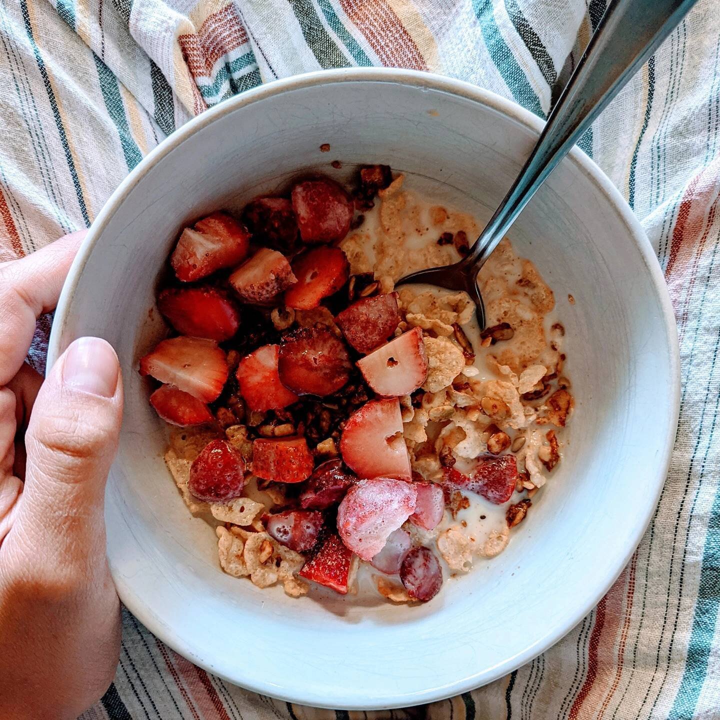 Boost your brekkie!

Athletes know that protein is an integral part of sports nutrition, but they often struggle to get enough at breakfast, especially if they reach for cold cereal or oats.

However, there are a few benefits specific to upping prote