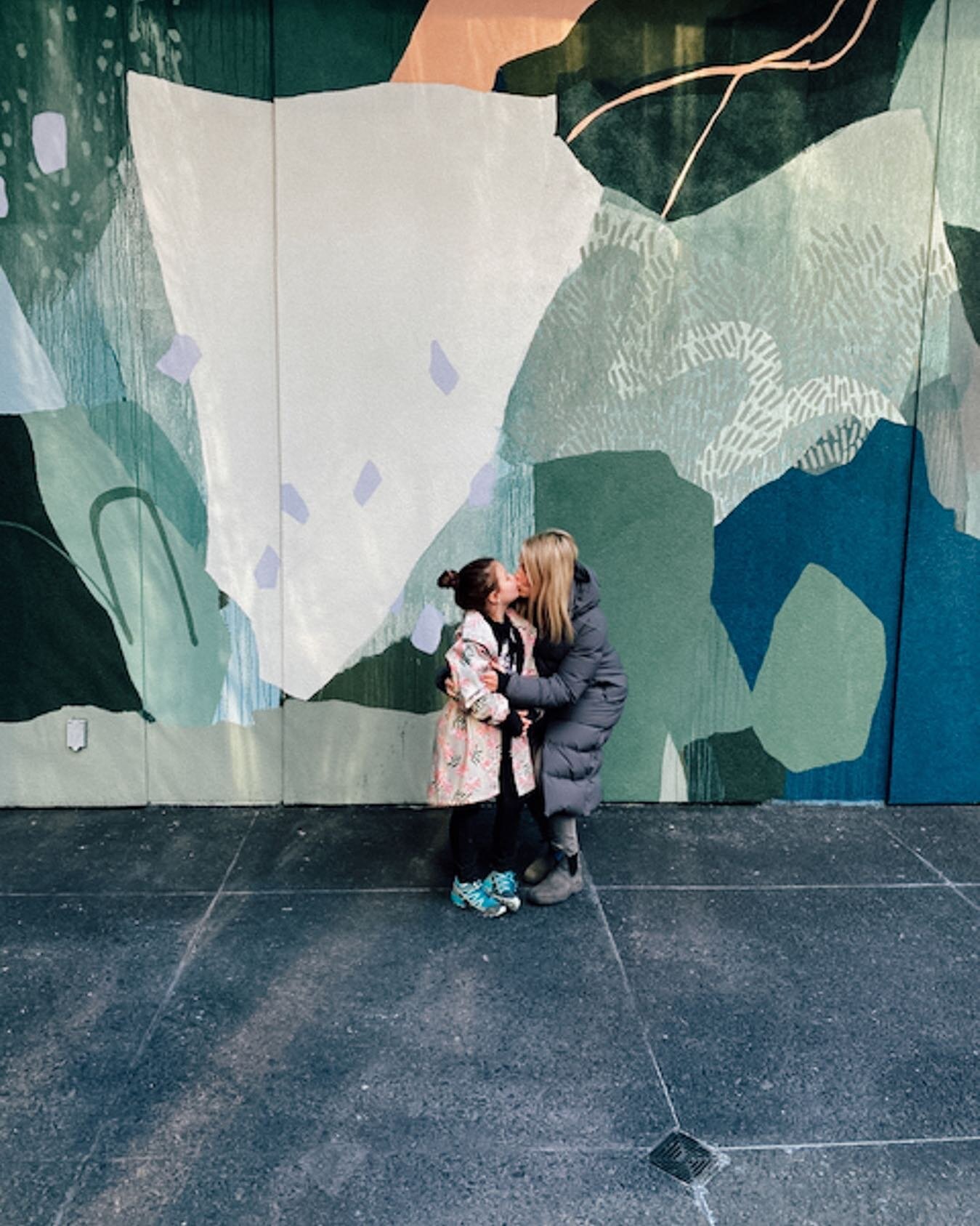 Happy Friday! 
⠀⠀⠀⠀⠀⠀⠀⠀⠀
Grateful for my daughter Lynden, who turned me into a mother. I cherish moments creating with her and exploring art together. It was lovely visiting @sarahdelaneyart mural in Vancouver and my husband capturing this moment. 
⠀