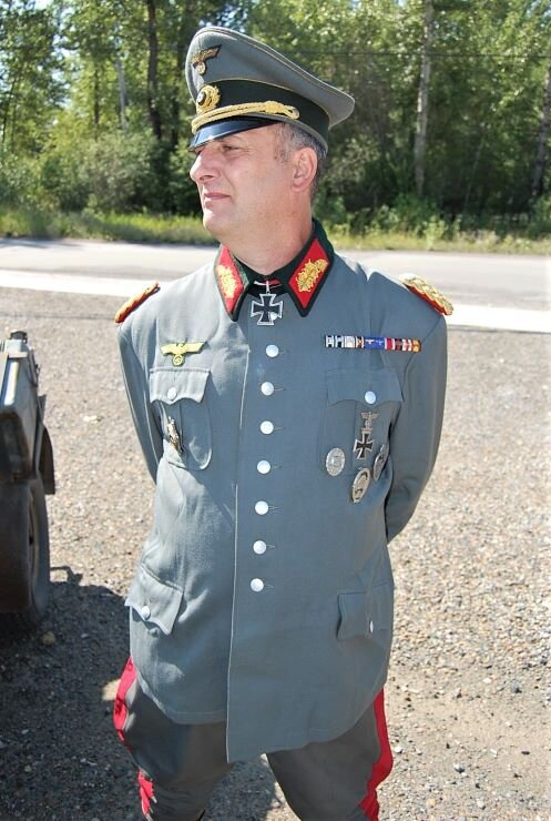 HA. General Brg. walking out uniform (417).JPG