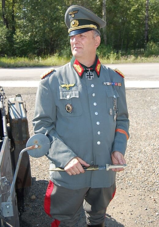 HA. General Brg. walking out uniform (419).JPG