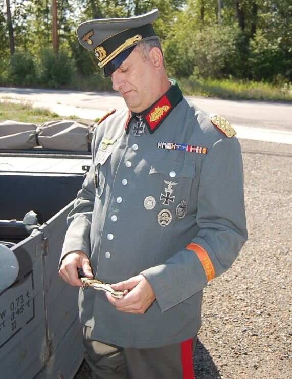 HA. General Brg. walking out uniform (420).JPG