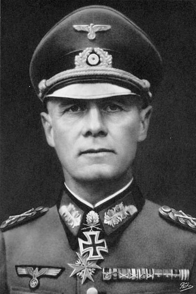 400px-Bundesarchiv_Bild_146-1985-013-07,_Erwin_Rommel.jpg