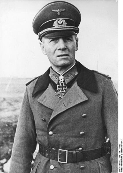 426px-Bundesarchiv_Bild_183-J16362,_Erwin_Rommel.jpg