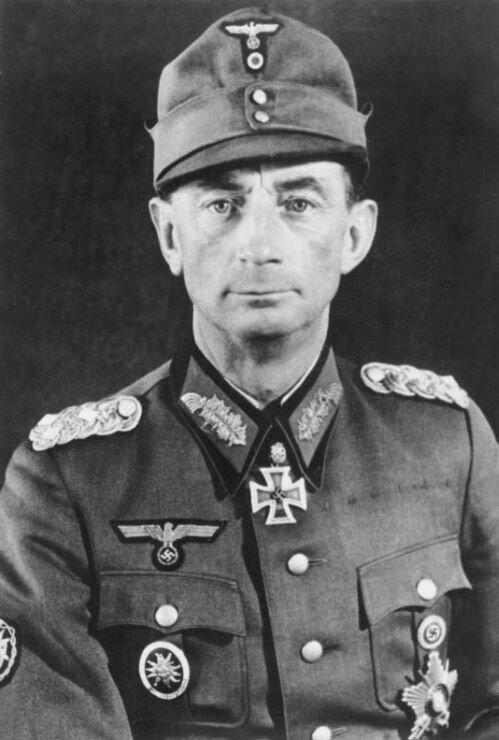 Gebirg. General Feldgrau Tunic (7).jpg