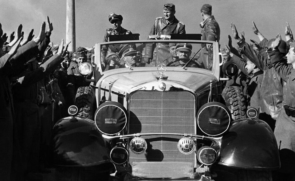 Cheering-crowd-of-Wehrmacht-soldiers.-Sept-27.-1939.jpg