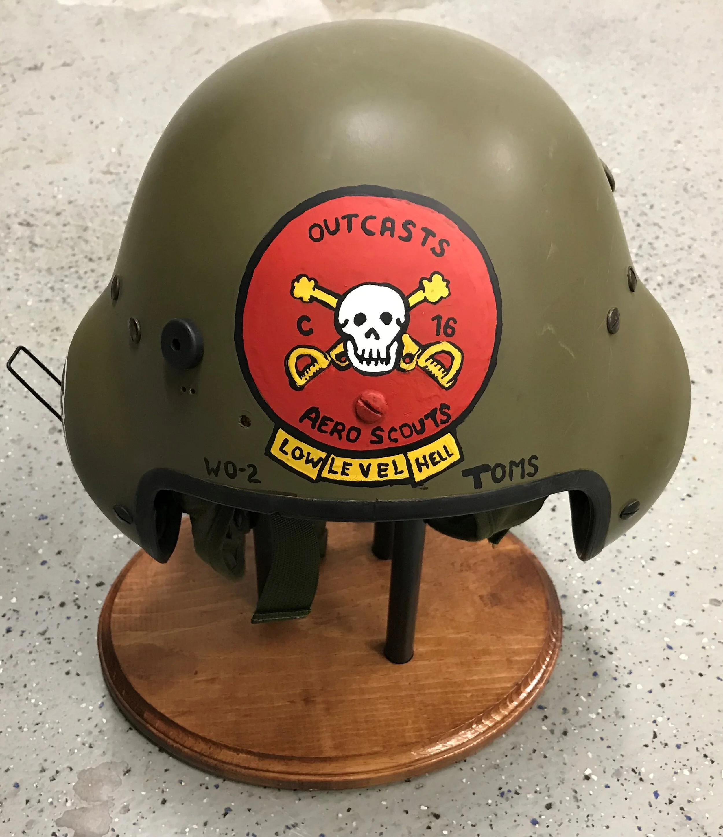 NEW Black Horse C-16 'Outcasts' OH-6 Pilot (46).JPG