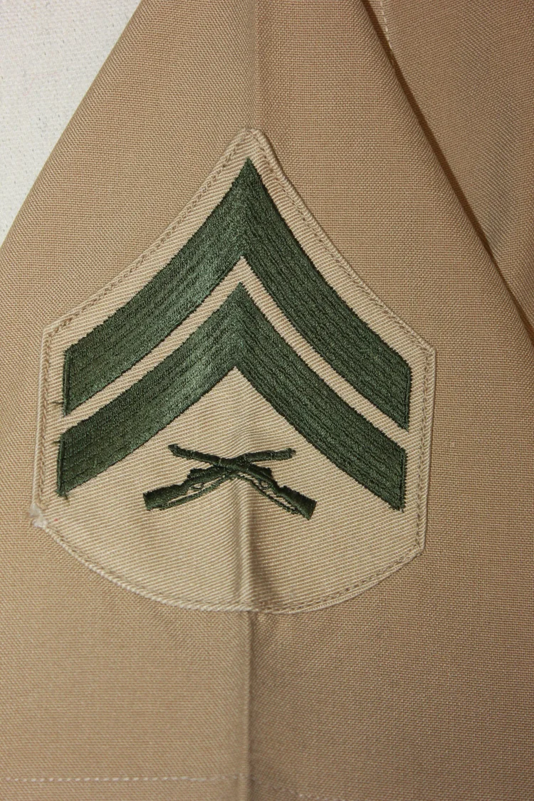 dress blue satin VINTAGE MARINE CORPS LANCE CORPORAL SHOULDER PATCHES DRESS UNIFORM CHE –  Clay's Military main image 1